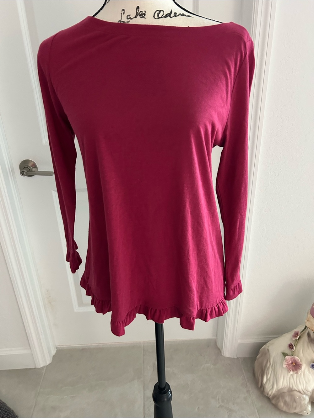 Loft Women’s Long Sleeve Ruffle Hem Top in Raspberry